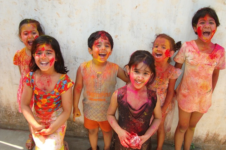 Festival di Holi, bambini