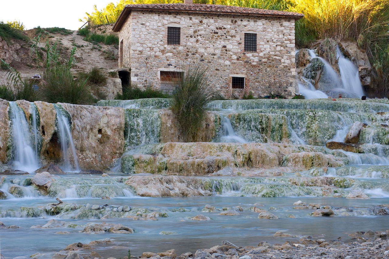 Saturnia, Cascate del Mulino