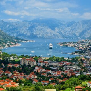 Montenegro, fiordo nella baia di Kotor
