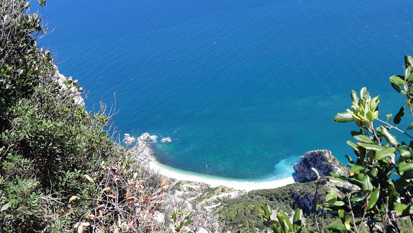 Sirolo, Spiaggia delle Due Sorelle