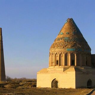Turkmenistan, Tekesh Mausoleo, Kutlug Timur Minareto